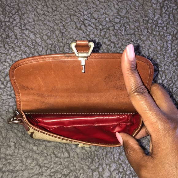 Cute wristlet ❤️ - Picture 3 of 3